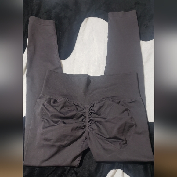 💥Scrunch butt leggings - Picture 3 of 3